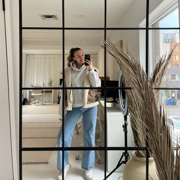 Meet your Posher, Erin - Picture 1 of 1